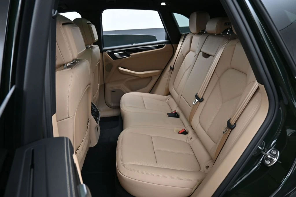 2026 Porsche Macan GTS - Image 25 of 31