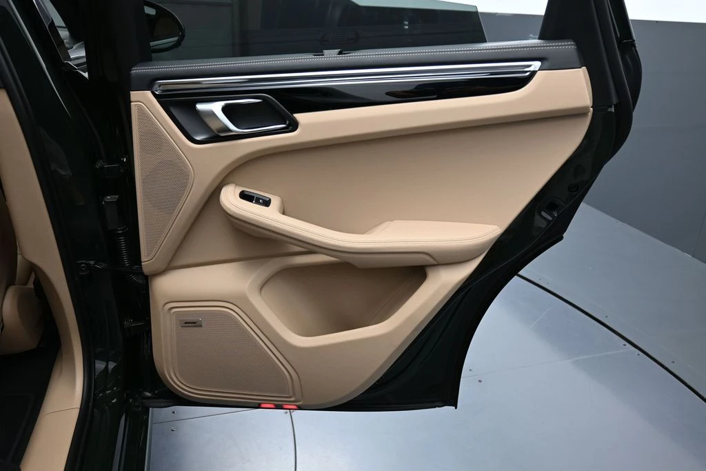 2026 Porsche Macan GTS - Image 26 of 31