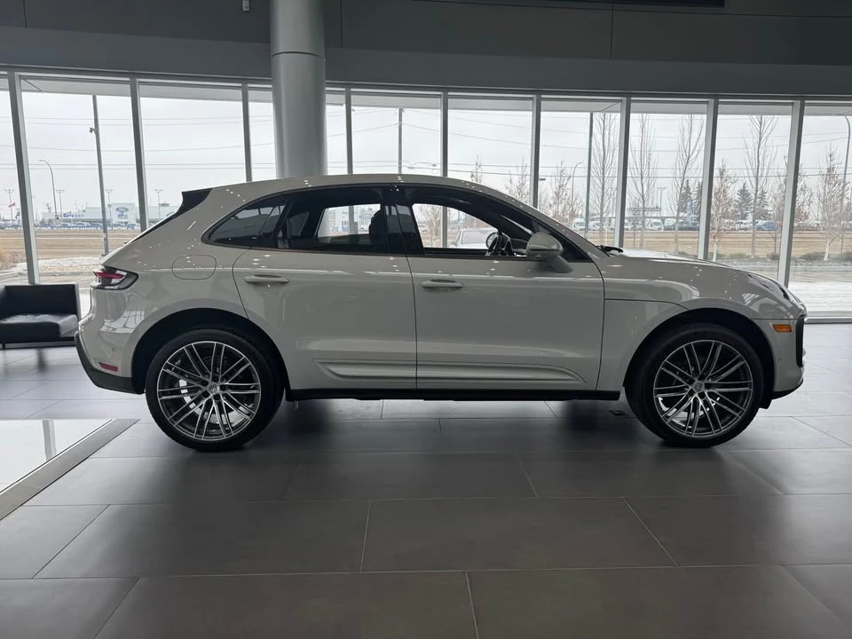 2026 Porsche Macan Electric - Image 4 of 16