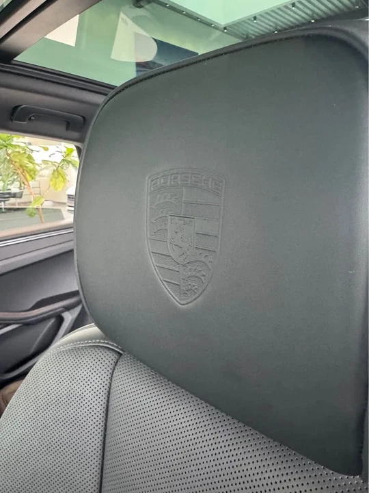 2026 Porsche Macan Electric - Image 14 of 16