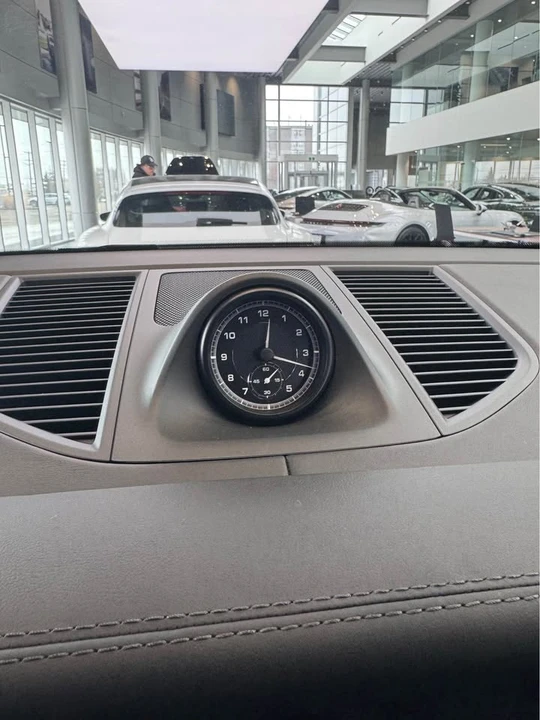 2026 Porsche Macan Electric - Image 13 of 16
