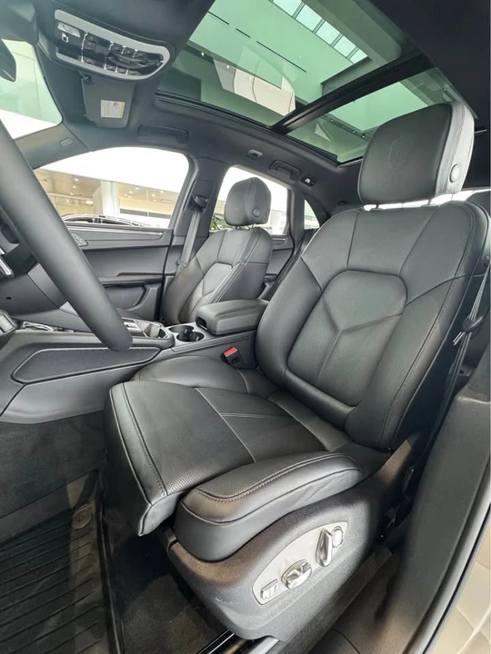 2026 Porsche Macan Electric - Image 10 of 16