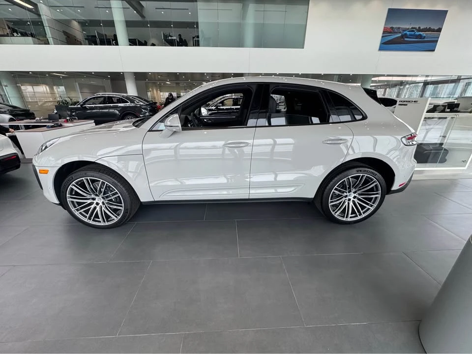 2026 Porsche Macan Electric - Image 8 of 16