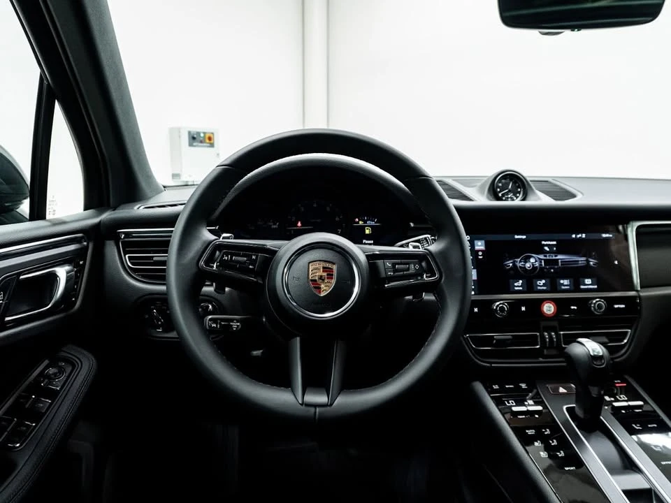 2026 Porsche Macan Electric - Image 15 of 20