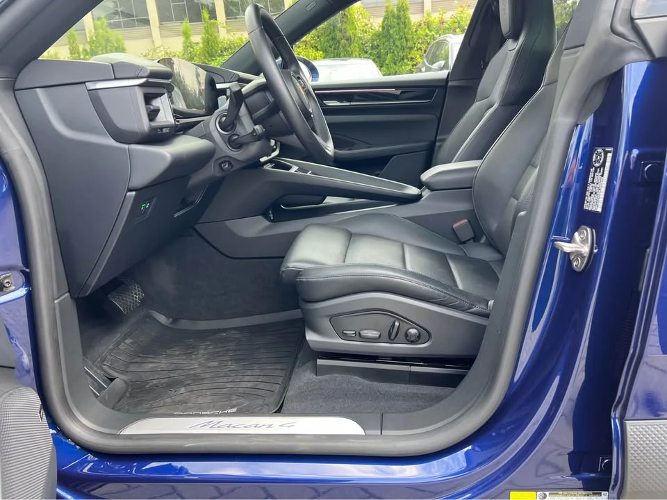 2026 Porsche Macan Electric - Image 10 of 18