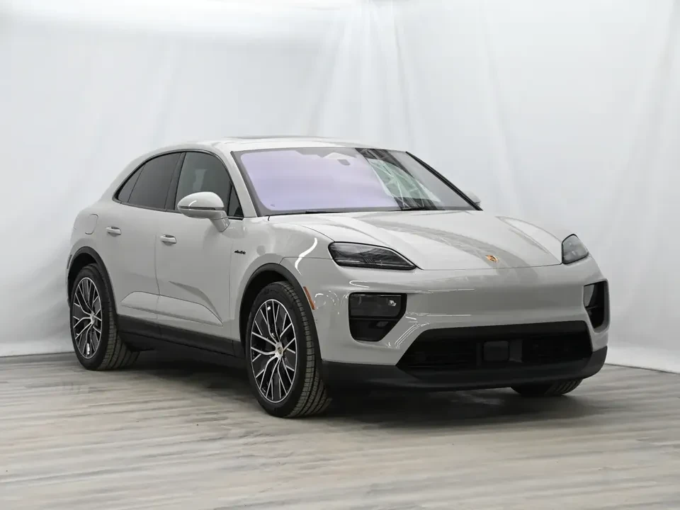 2026 Porsche Macan Electric - Image 7 of 20