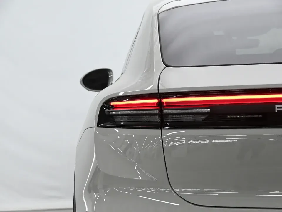 2026 Porsche Macan Electric - Image 14 of 20