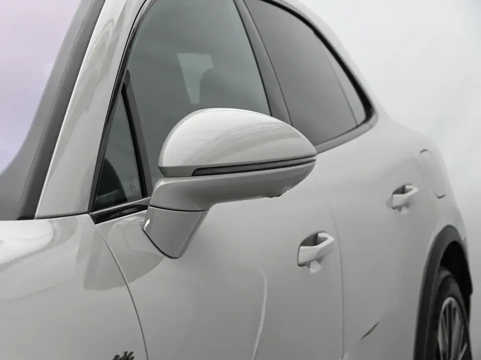 2026 Porsche Macan Electric - Image 12 of 20