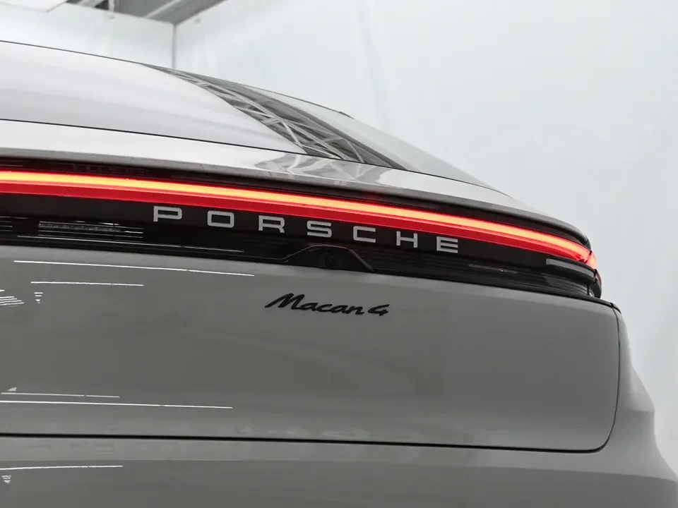 2026 Porsche Macan Electric - Image 9 of 20