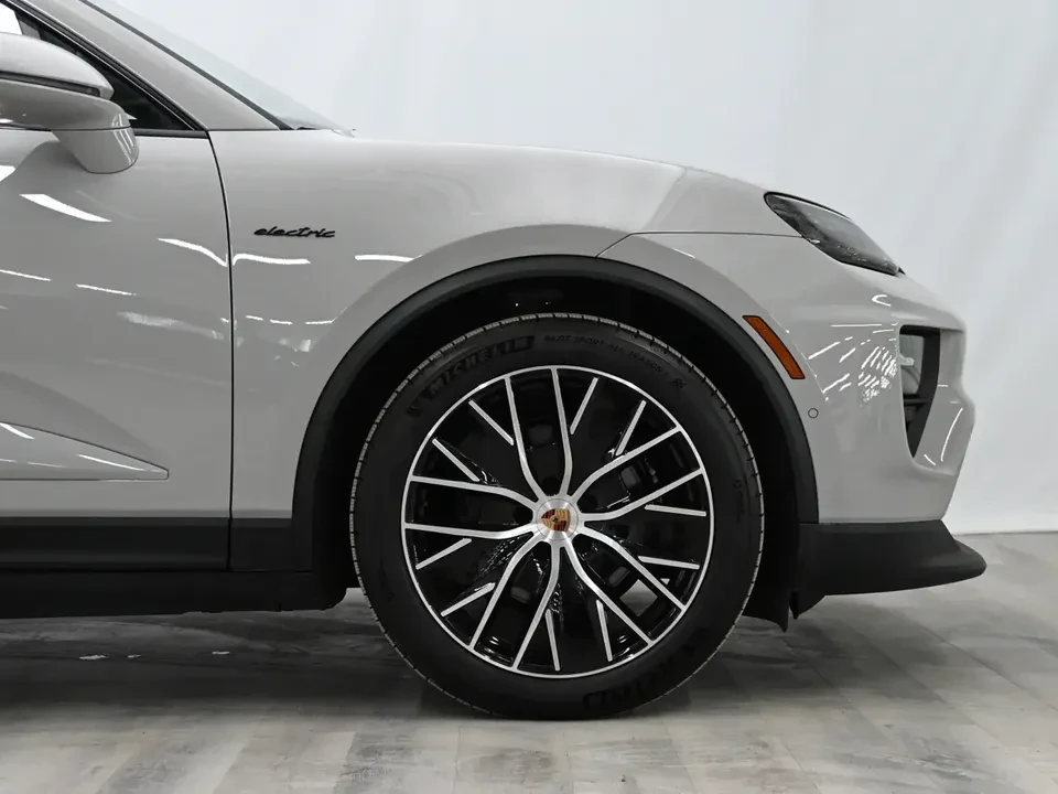 2026 Porsche Macan Electric - Image 10 of 20