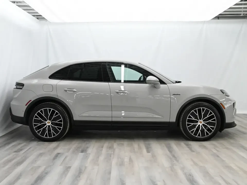 2026 Porsche Macan Electric - Image 4 of 20
