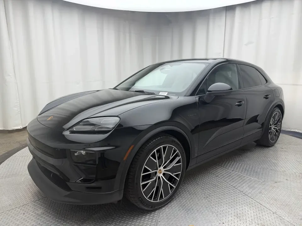 2026 Porsche Macan Electric - Image 9 of 12
