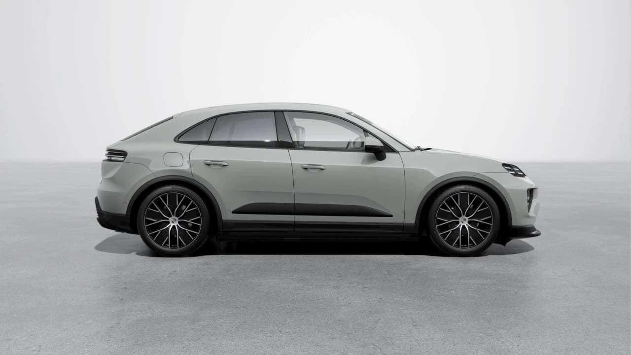 2026 Porsche Macan Electric - Image 6 of 10