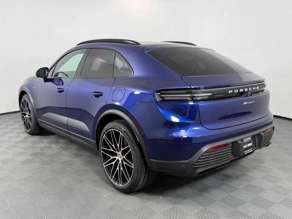2026 Porsche Macan Electric - Image 3 of 5