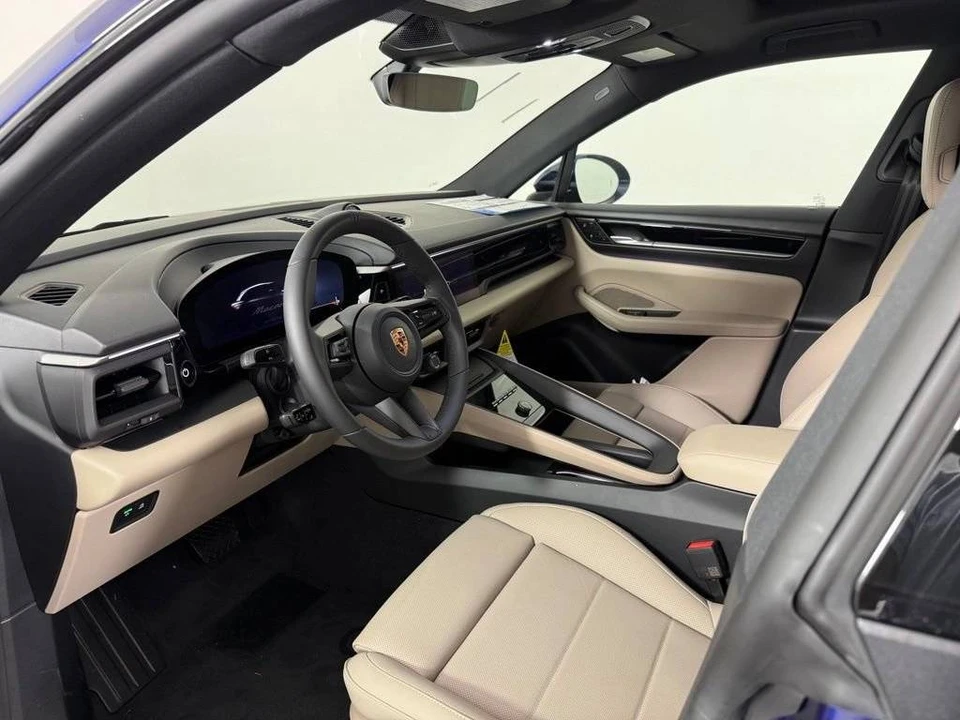 2026 Porsche Macan Electric - Image 4 of 5