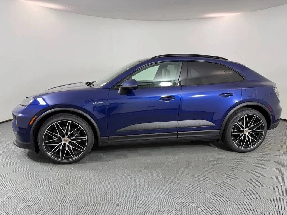 2026 Porsche Macan Electric - Image 2 of 5