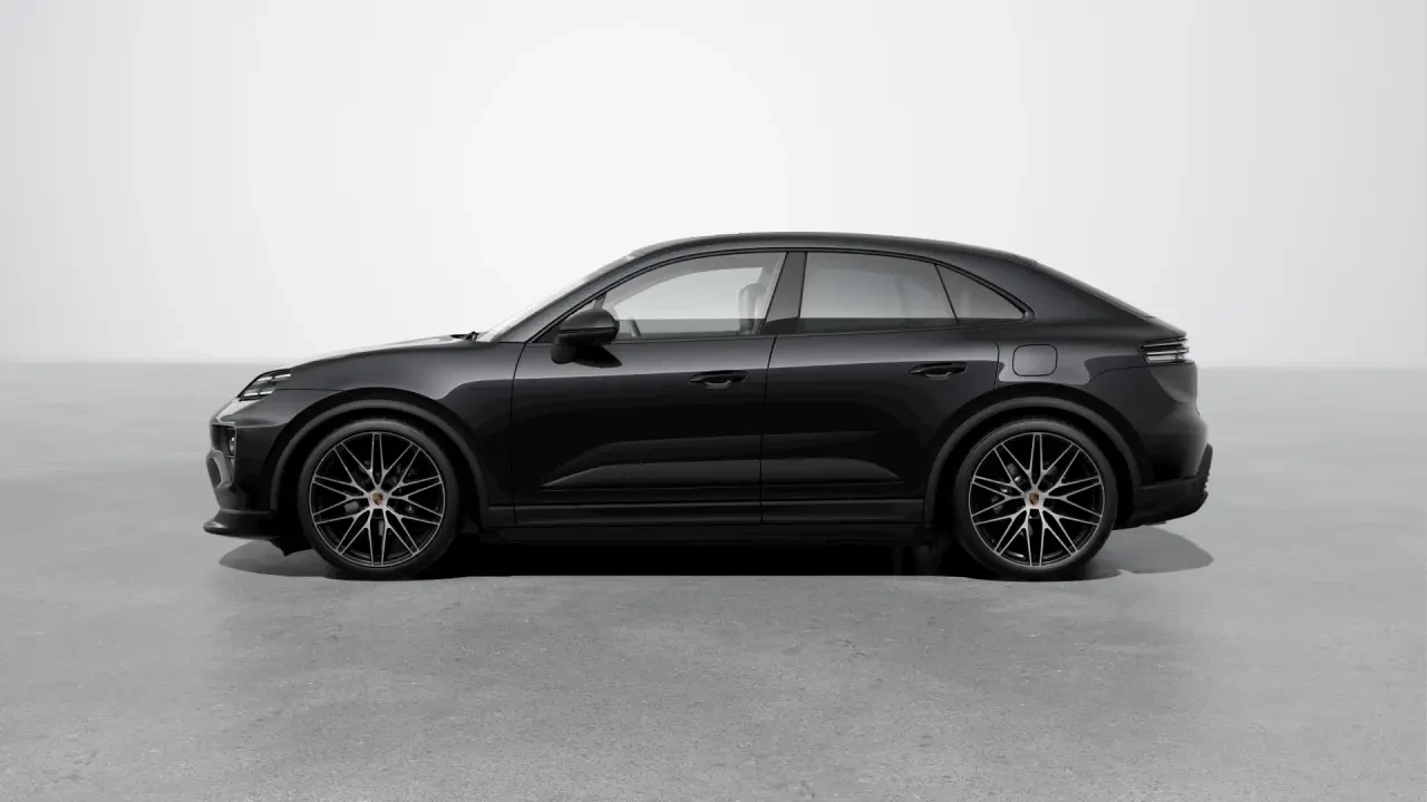 2026 Porsche Macan Electric - Image 16 of 31