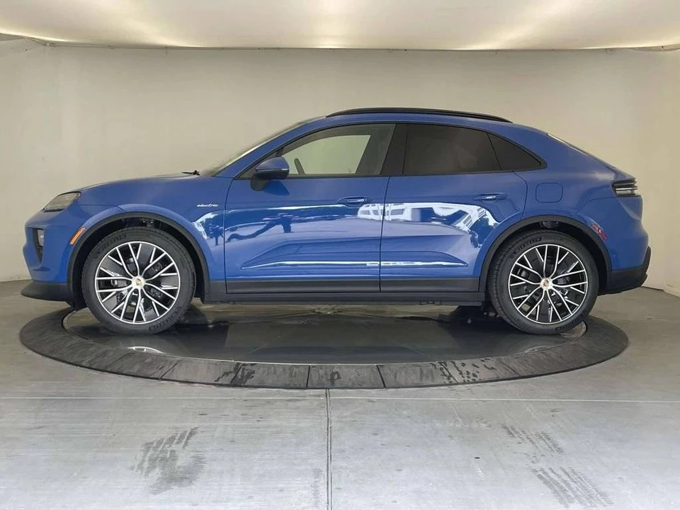 2026 Porsche Macan Electric - Image 2 of 4