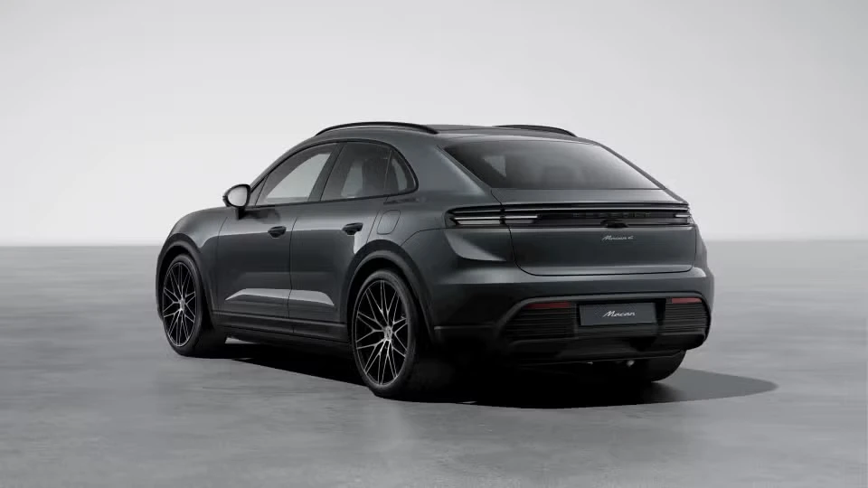 2026 Porsche Macan Electric - Image 19 of 31