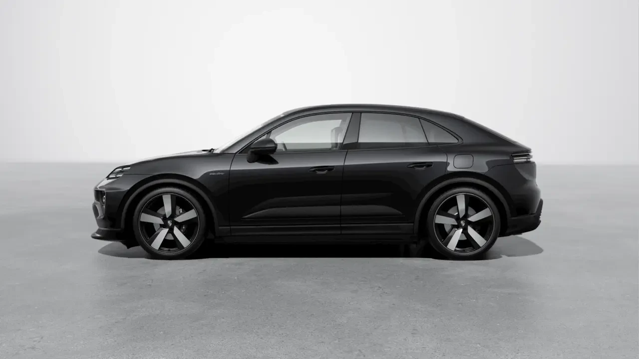 2026 Porsche Macan Electric - Image 16 of 31