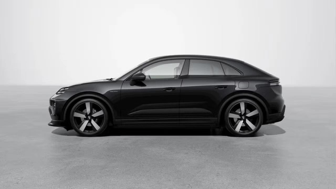 2026 Porsche Macan Electric - Image 12 of 31