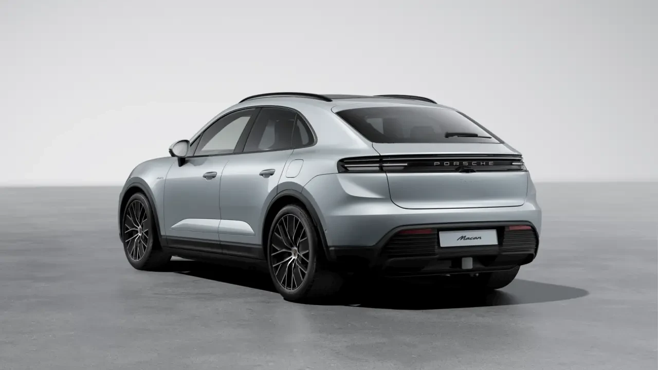 2026 Porsche Macan Electric - Image 24 of 30