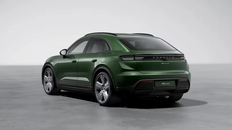 2026 Porsche Macan Electric - Image 19 of 30