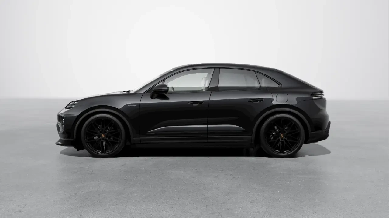 2026 Porsche Macan Electric - Image 16 of 31