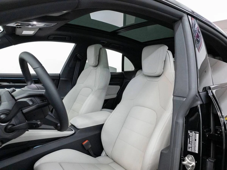 2026 Porsche Macan Electric - Image 5 of 5