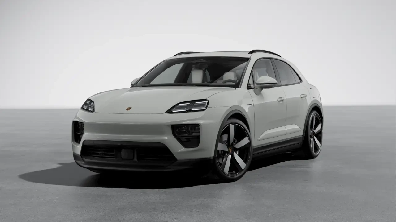 2026 Porsche Macan Electric - Image 8 of 31