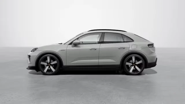 2026 Porsche Macan Electric - Image 10 of 31