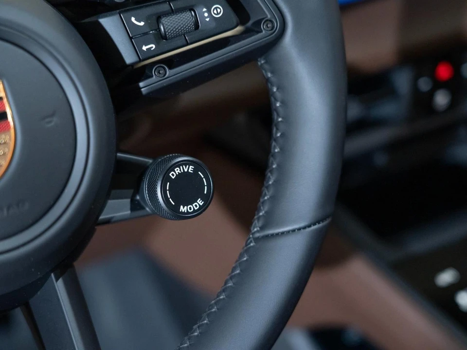 2026 Porsche Macan Electric - Image 23 of 29