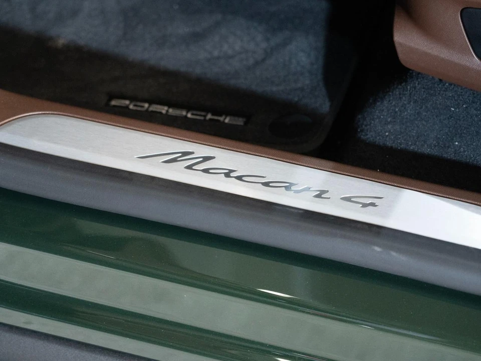 2026 Porsche Macan Electric - Image 12 of 29