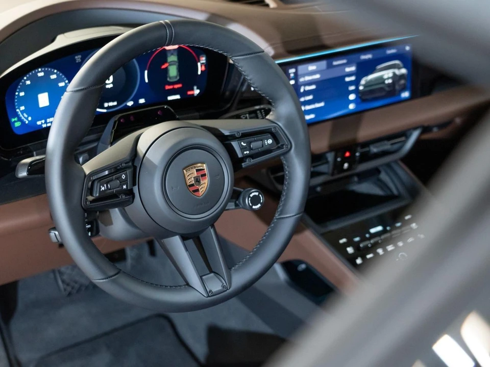 2026 Porsche Macan Electric - Image 15 of 29