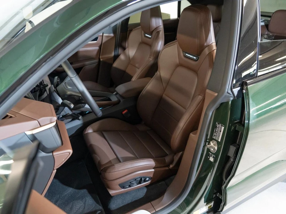 2026 Porsche Macan Electric - Image 5 of 29