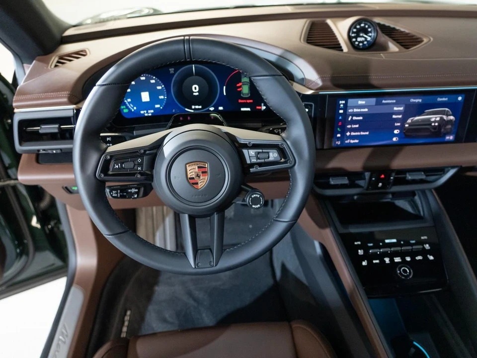 2026 Porsche Macan Electric - Image 28 of 29
