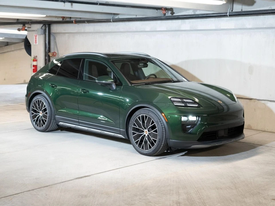 2026 Porsche Macan Electric - Image 7 of 29
