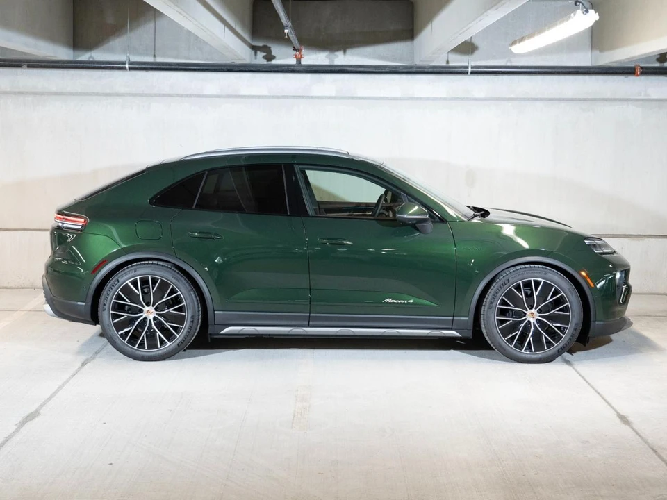 2026 Porsche Macan Electric - Image 8 of 29
