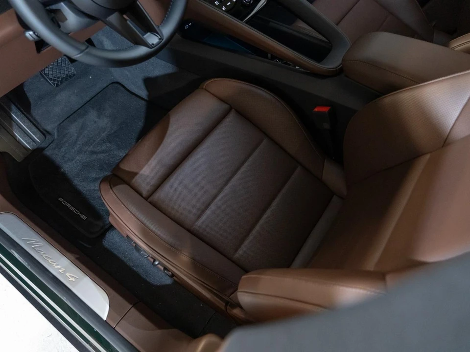 2026 Porsche Macan Electric - Image 14 of 29