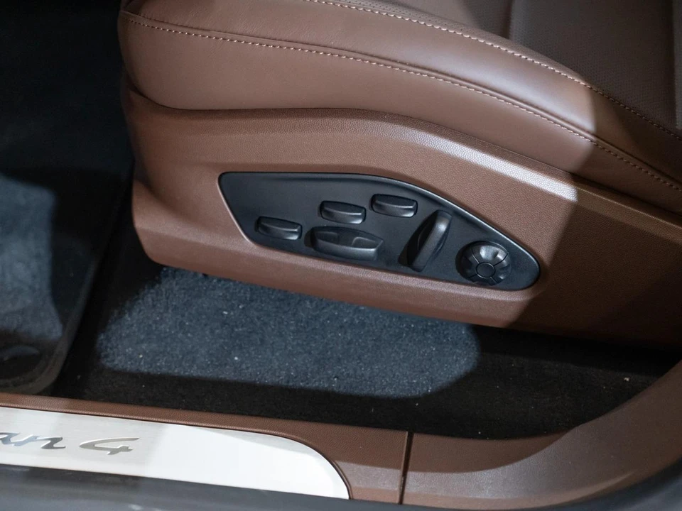2026 Porsche Macan Electric - Image 13 of 29