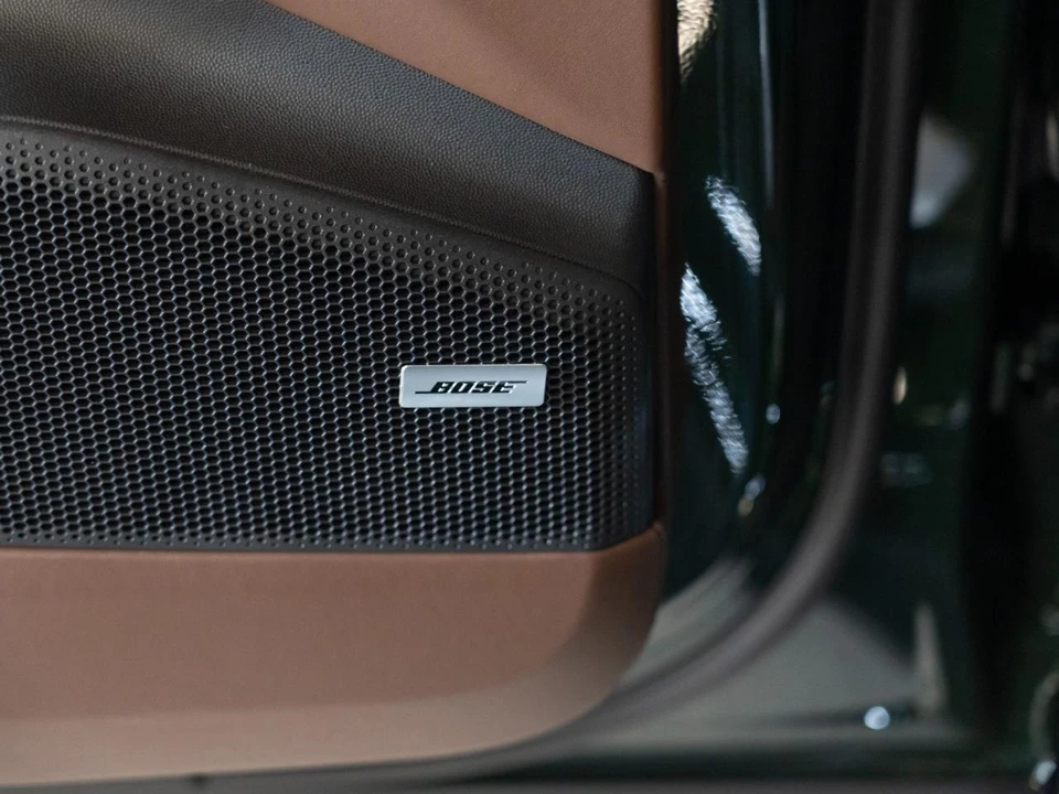 2026 Porsche Macan Electric - Image 18 of 29