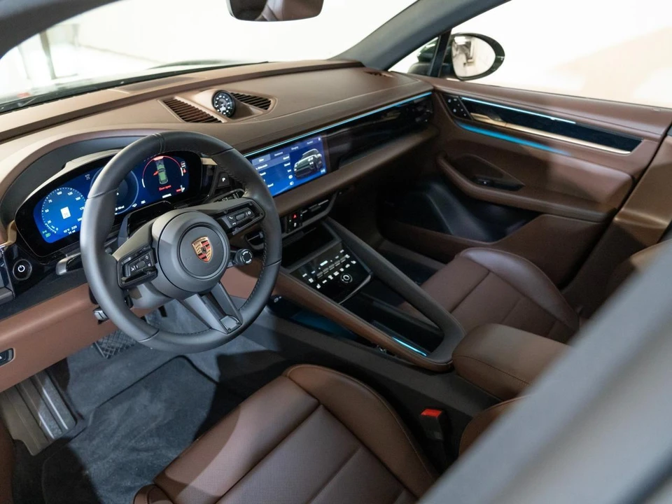 2026 Porsche Macan Electric - Image 4 of 29