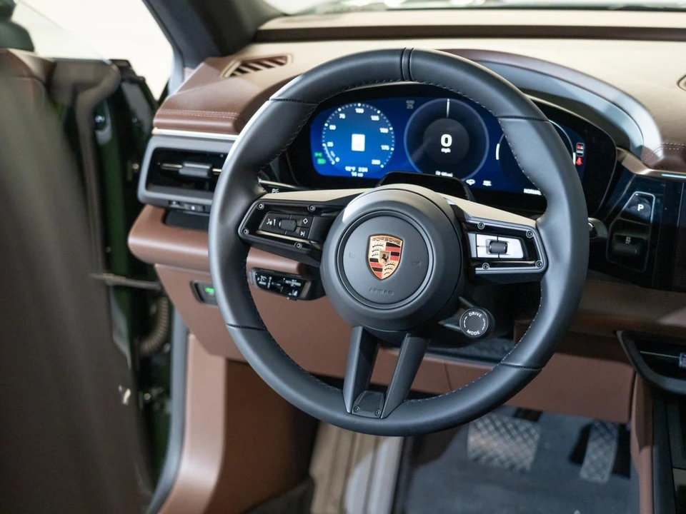 2026 Porsche Macan Electric - Image 27 of 29