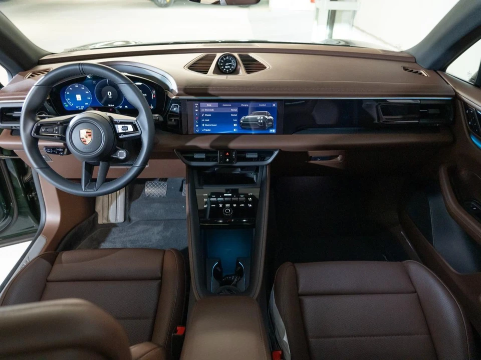 2026 Porsche Macan Electric - Image 26 of 29