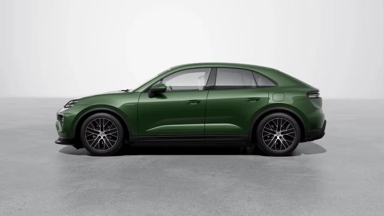 2026 Porsche Macan Electric - Image 12 of 30
