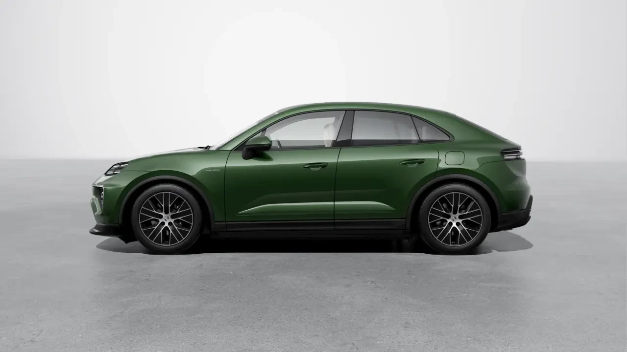 2026 Porsche Macan Electric - Image 16 of 30
