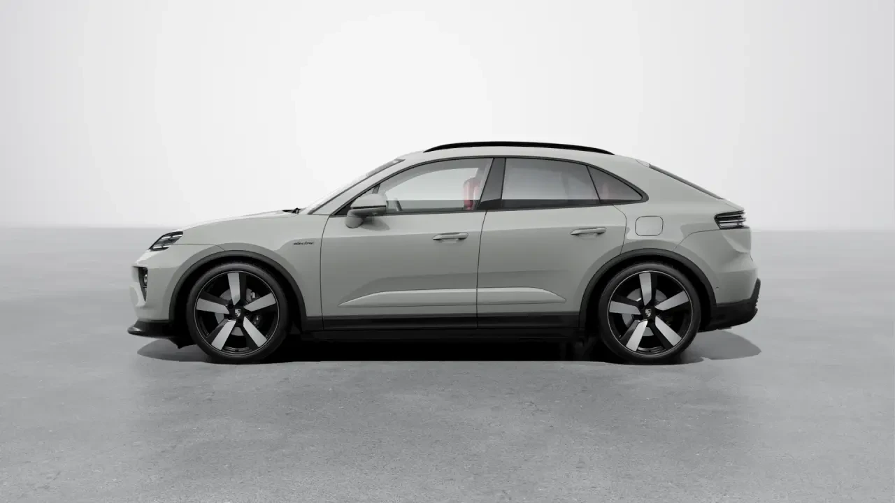 2026 Porsche Macan Electric - Image 16 of 31