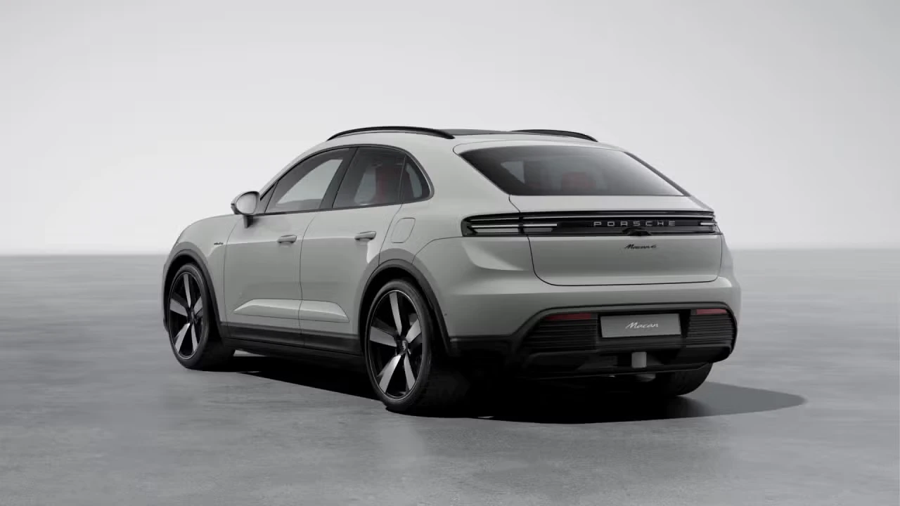 2026 Porsche Macan Electric - Image 20 of 31