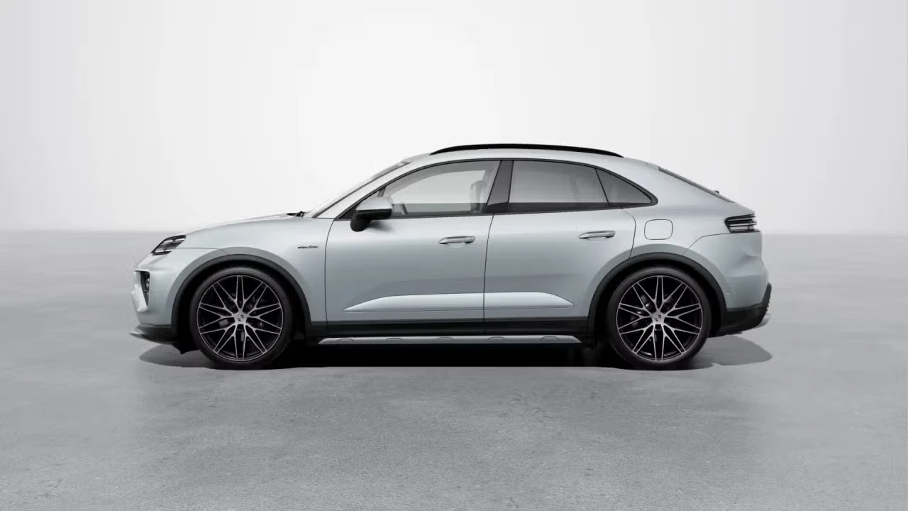 2026 Porsche Macan - Image 12 of 31