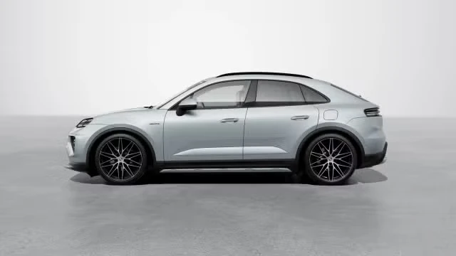 2026 Porsche Macan - Image 10 of 31